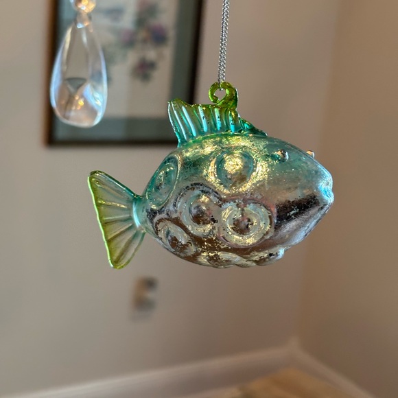 4 Hand Blown Glass Fish Ornament 4”T - Picture 5 of 9